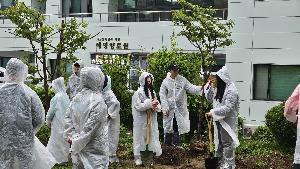 25/5 비 오는 날 피어난 초록빛 정원, 한국투자증권(해피피플)과 함께한 나무심기 봉사활동