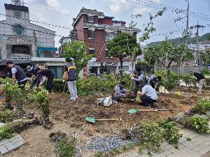 25/5 KB캐피탈·해피피플과 함께하는 원내 조경 식재 및 텃밭 정비 봉사활동